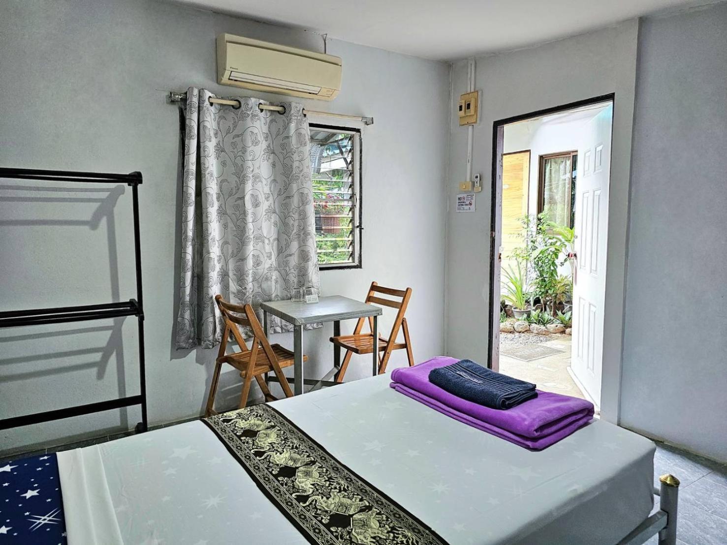 P.California Inter Hostel Nang Rong Экстерьер фото