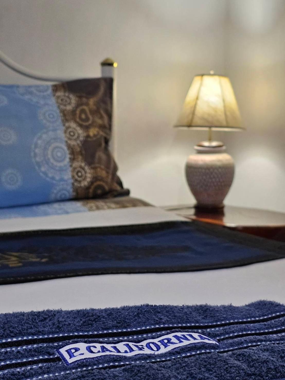 P.California Inter Hostel Nang Rong Экстерьер фото