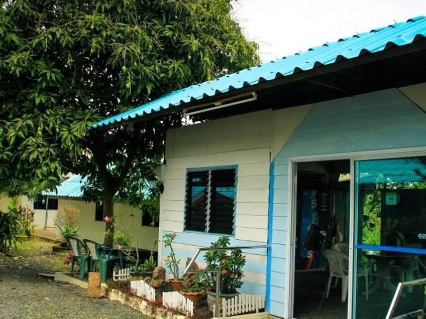 P.California Inter Hostel Nang Rong Экстерьер фото