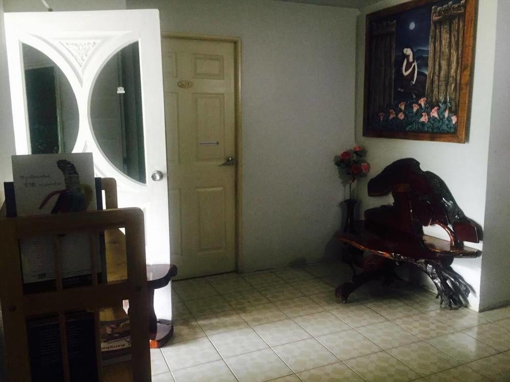 P.California Inter Hostel Nang Rong Экстерьер фото