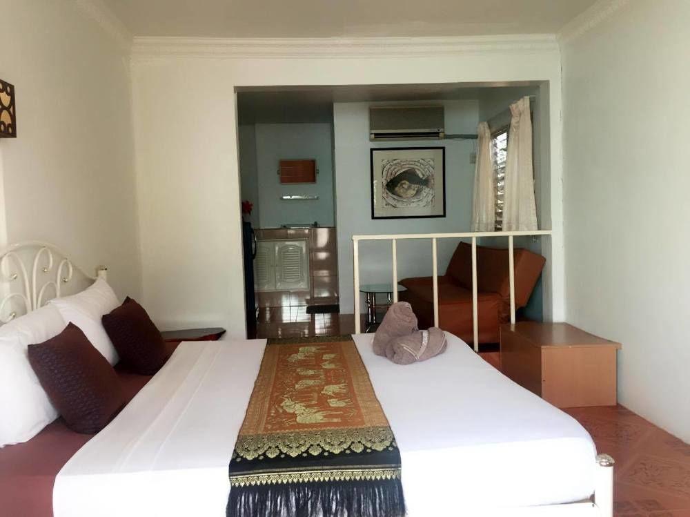 P.California Inter Hostel Nang Rong Экстерьер фото