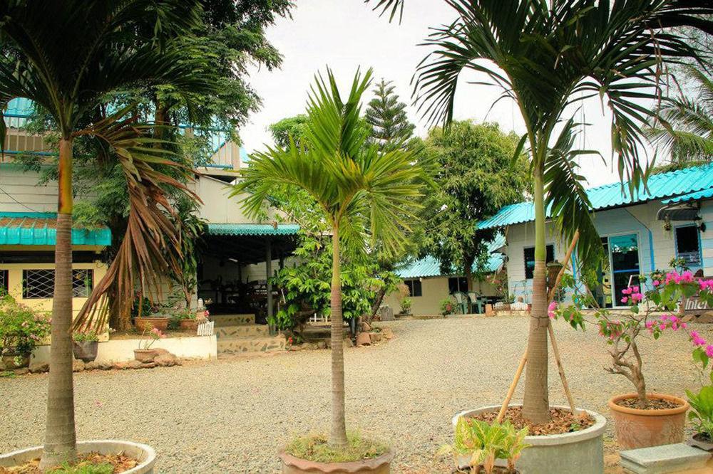 P.California Inter Hostel Nang Rong Экстерьер фото